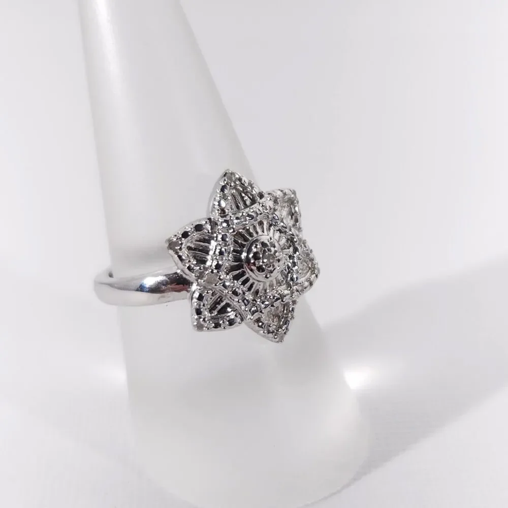 Sterling Silver Star Ring with Diamond Accents Size 7-3/4